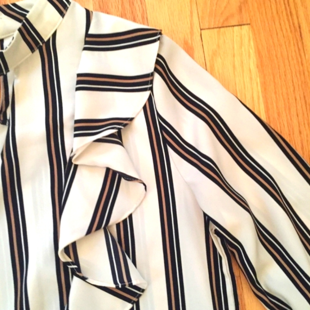 Storets Ruffle Blouse - Picture 2 of 5